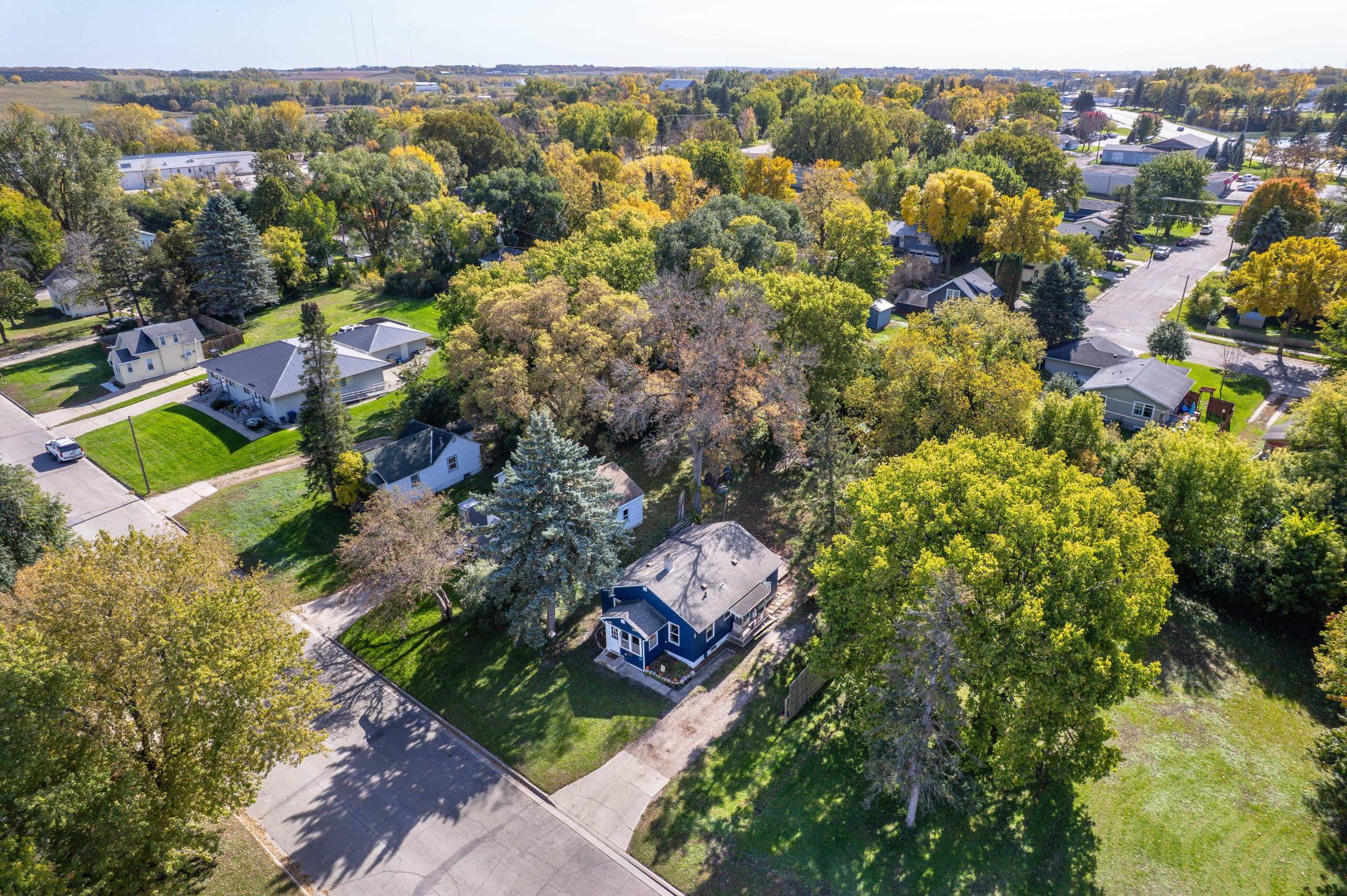 1946 single family home for sale at 810 E Junius Avenue in Fergus Falls, MN — 2 bed, 1 bath (photo 38 of 46)