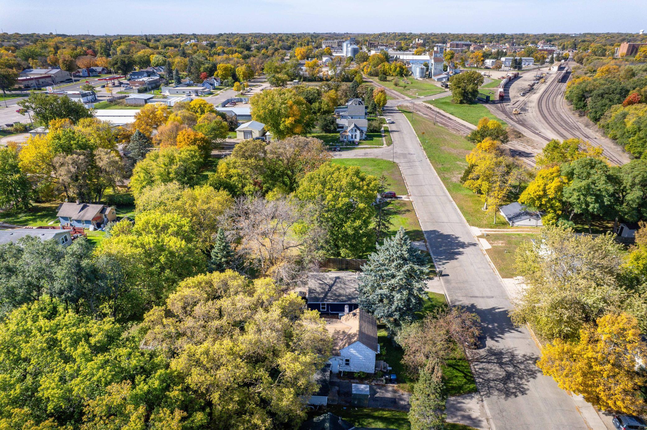 1946 single family home for sale at 810 E Junius Avenue in Fergus Falls, MN — 2 bed, 1 bath (photo 43 of 46)