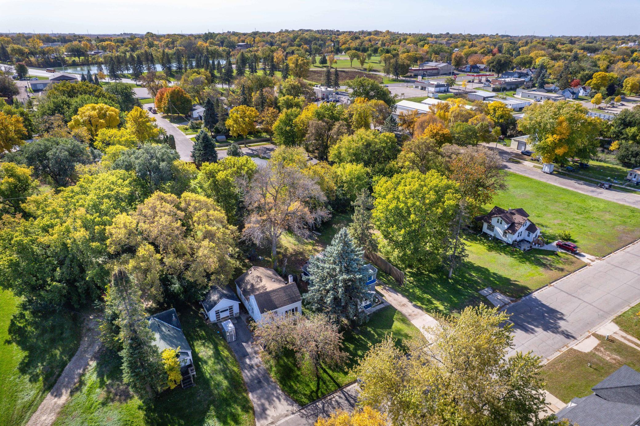 1946 single family home for sale at 810 E Junius Avenue in Fergus Falls, MN — 2 bed, 1 bath (photo 44 of 46)
