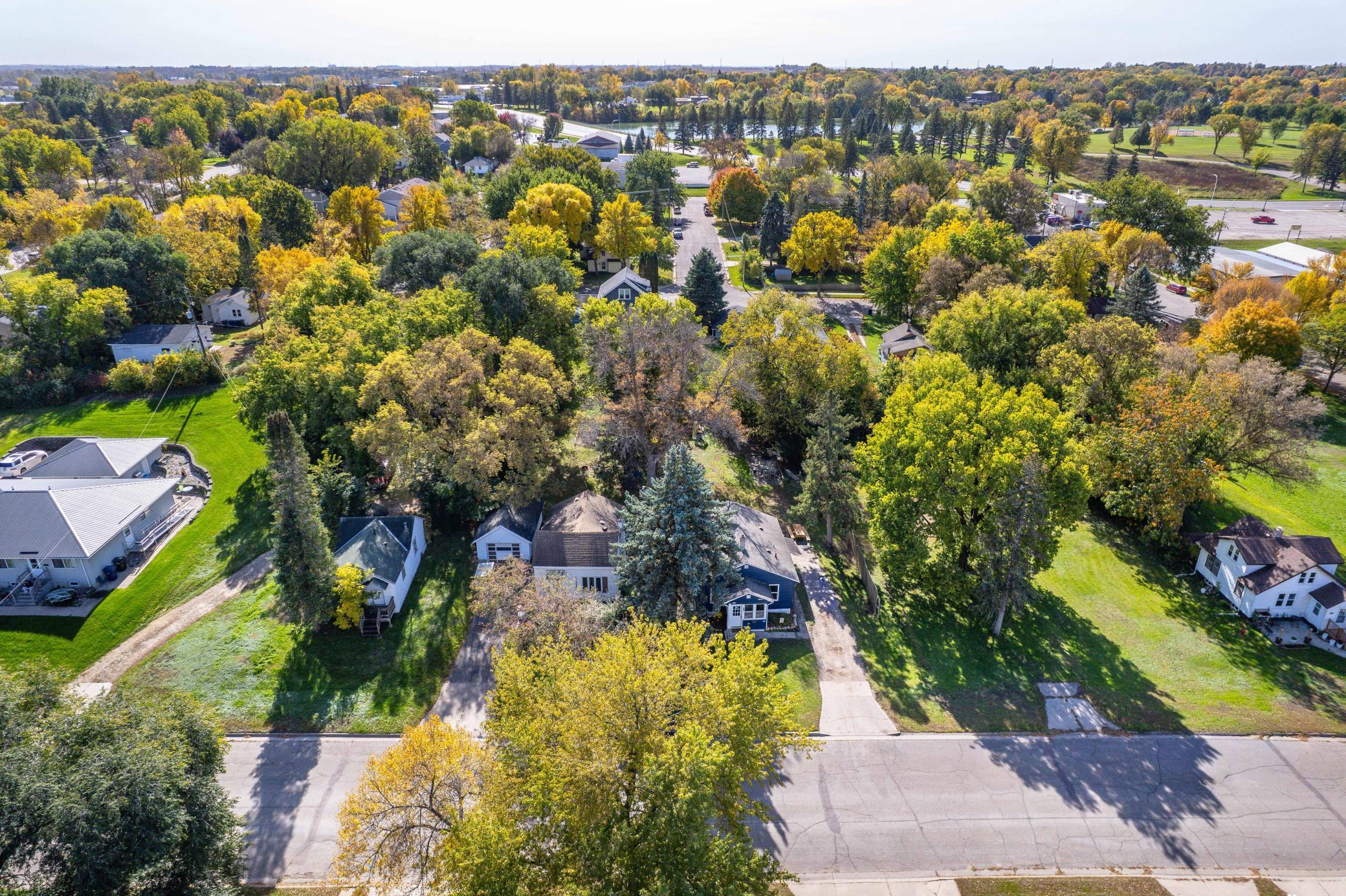 1946 single family home for sale at 810 E Junius Avenue in Fergus Falls, MN — 2 bed, 1 bath (photo 45 of 46)