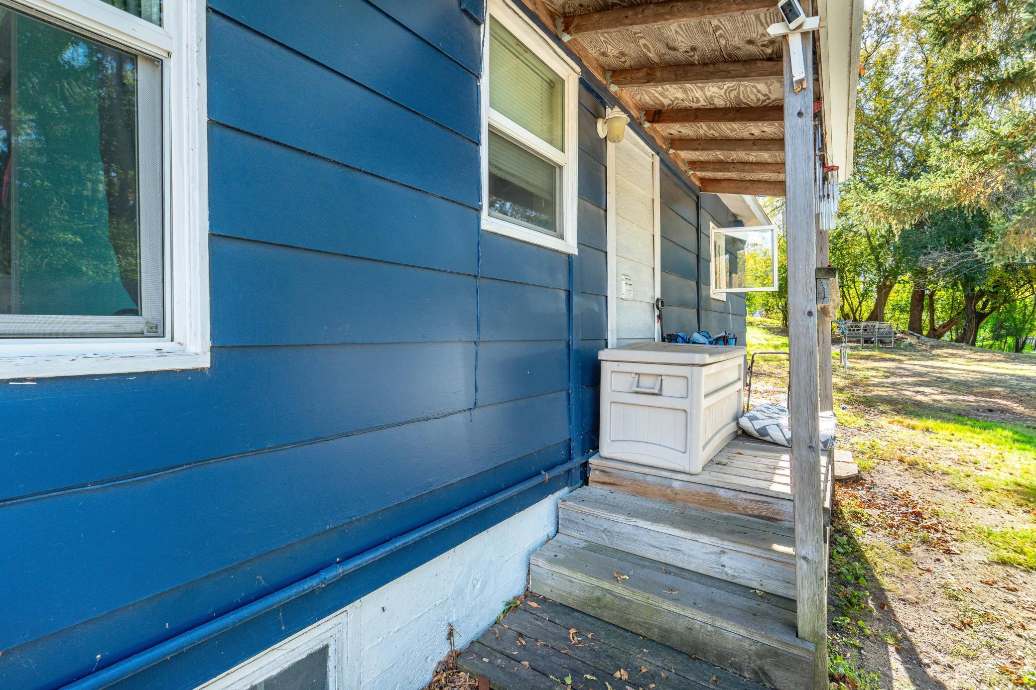 1946 single family home for sale at 810 E Junius Avenue in Fergus Falls, MN — 2 bed, 1 bath (photo 6 of 46)