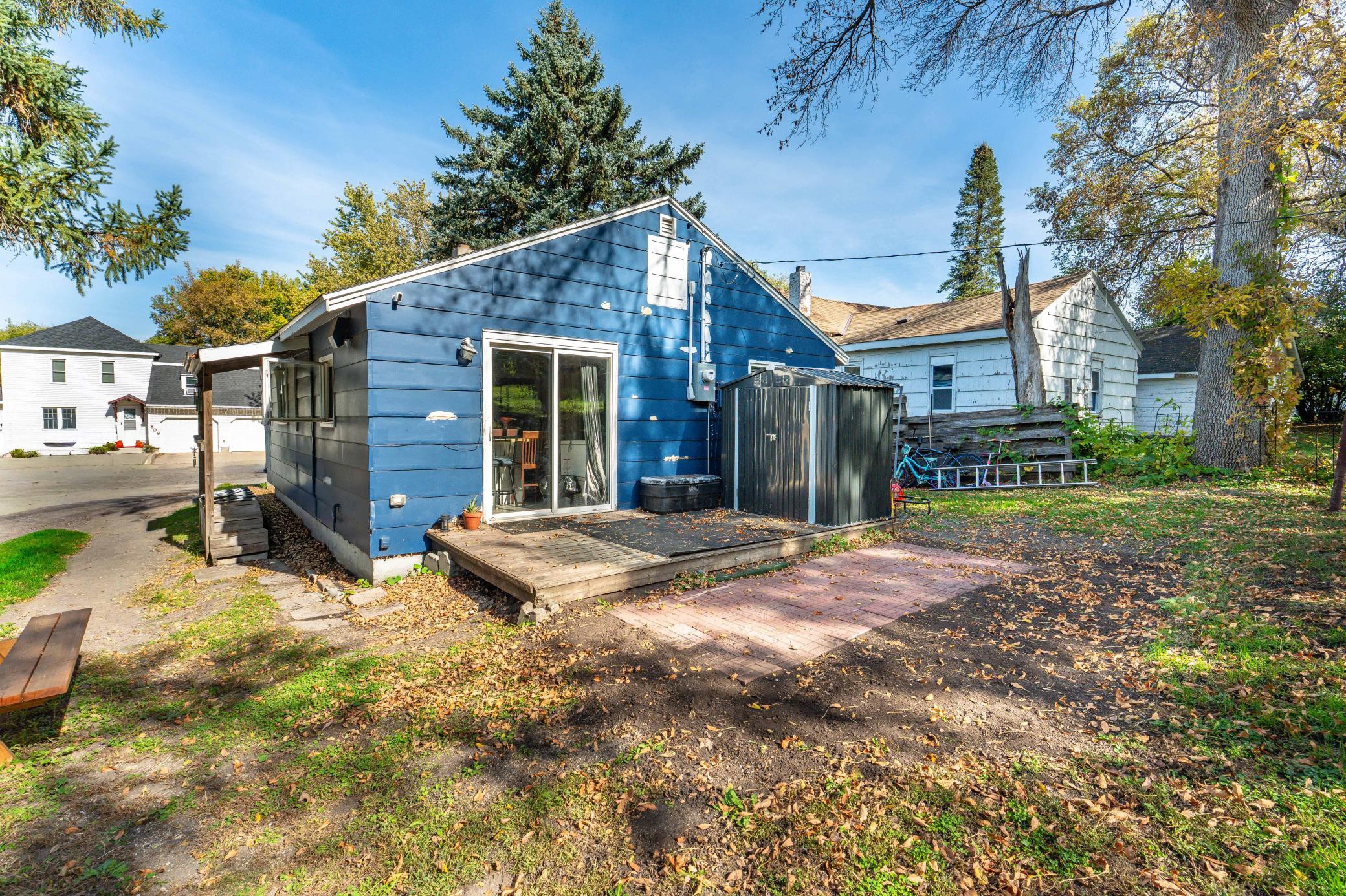 1946 single family home for sale at 810 E Junius Avenue in Fergus Falls, MN — 2 bed, 1 bath (photo 7 of 46)