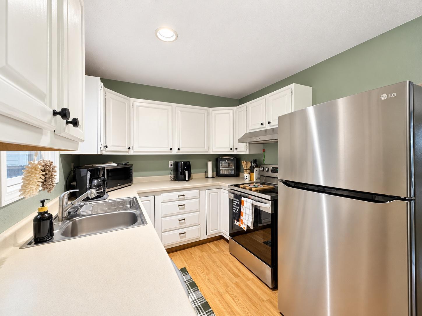 1957 single family home for sale at 602 Grand Forks Avenue in Portland, ND — 3 bed, 1 bath (photo 6 of 20)