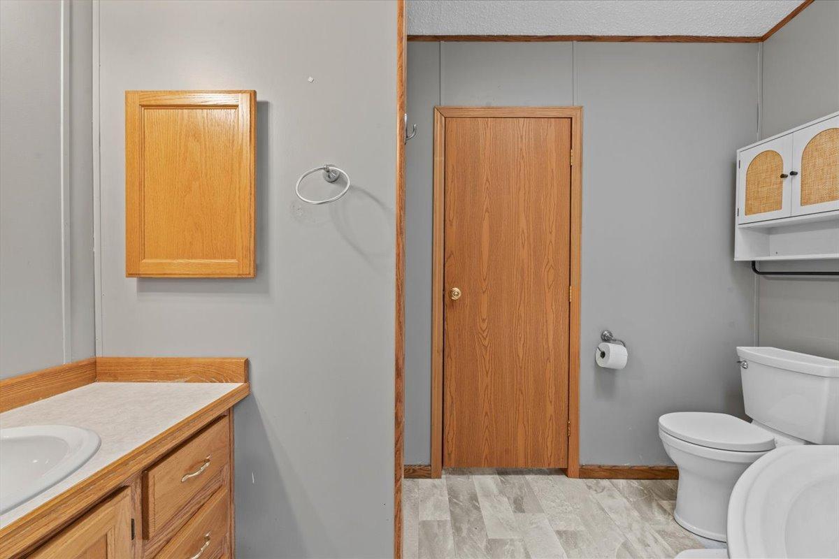 1999 single family home for sale at 427 6th Street N in Breckenridge, MN — 3 bed, 2 bath (photo 21 of 39)