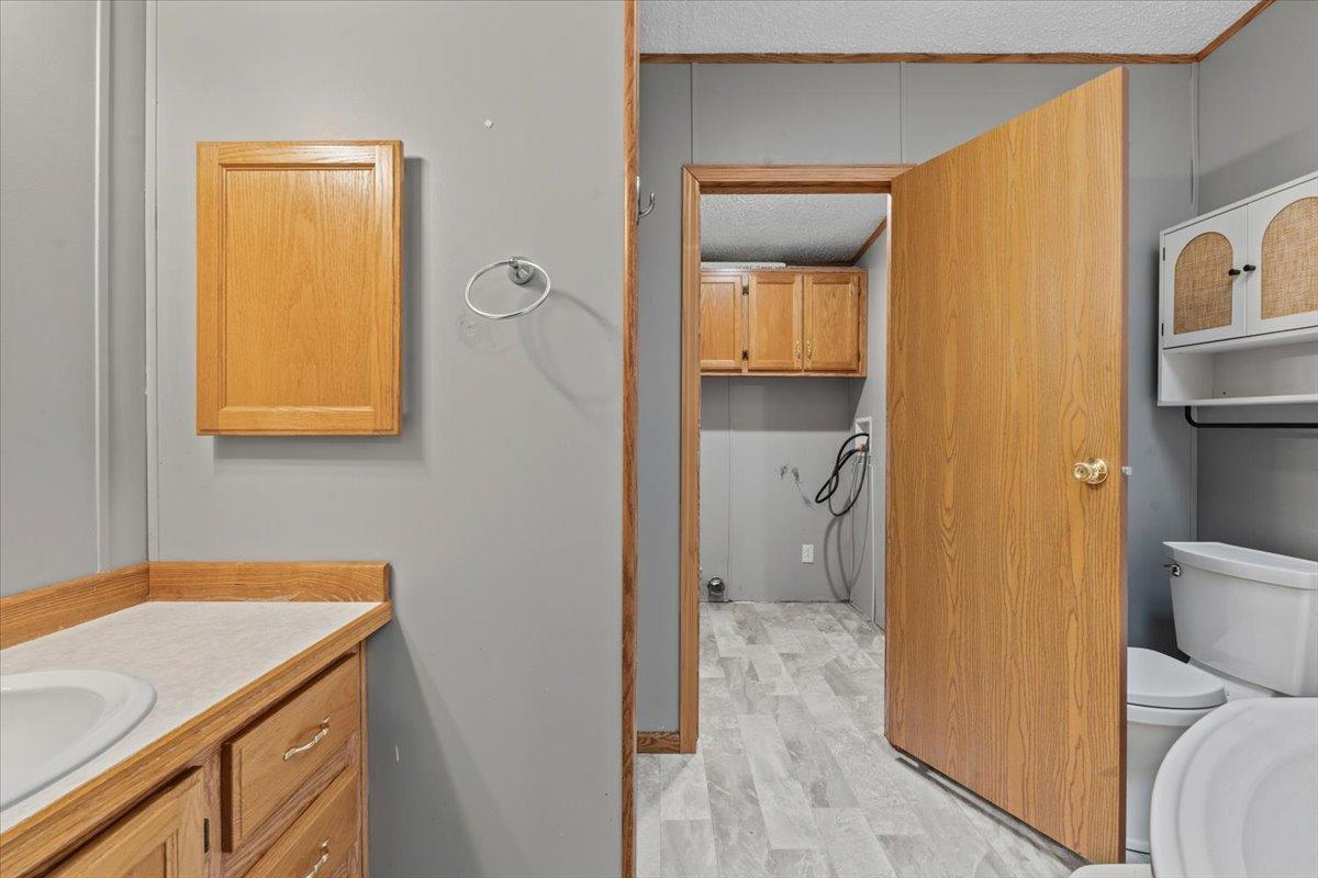 1999 single family home for sale at 427 6th Street N in Breckenridge, MN — 3 bed, 2 bath (photo 22 of 39)