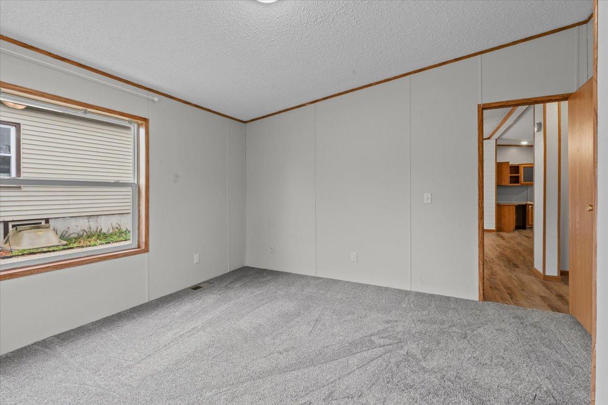 1999 single family home for sale at 427 6th Street N in Breckenridge, MN — 3 bed, 2 bath (photo 25 of 39)