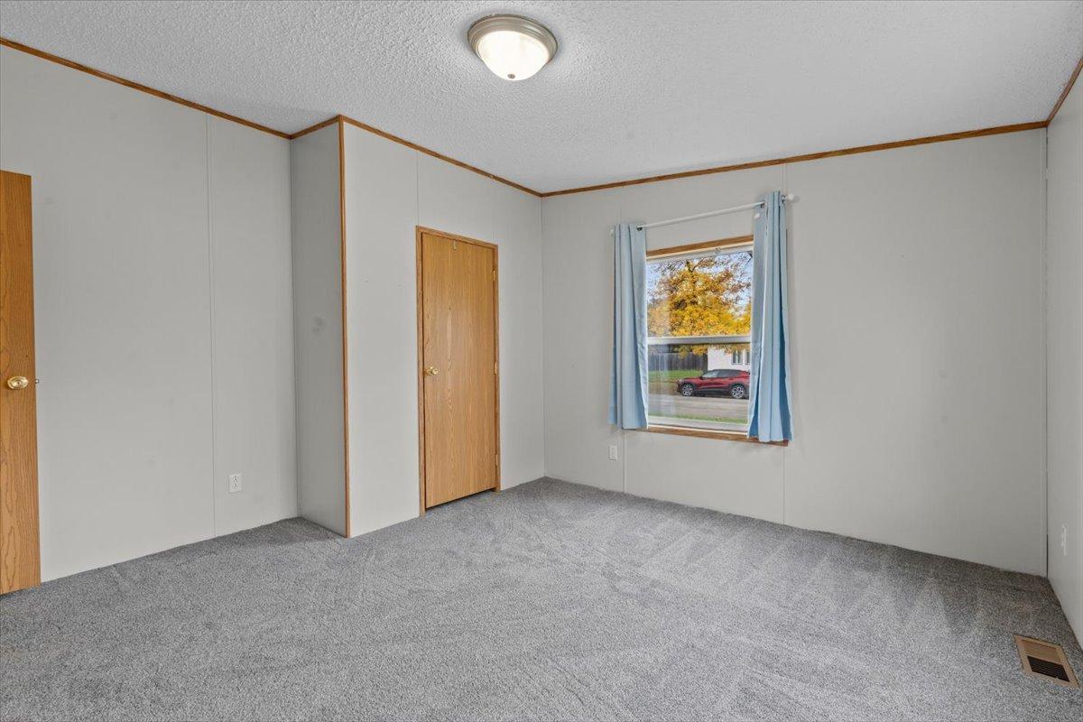 1999 single family home for sale at 427 6th Street N in Breckenridge, MN — 3 bed, 2 bath (photo 30 of 39)