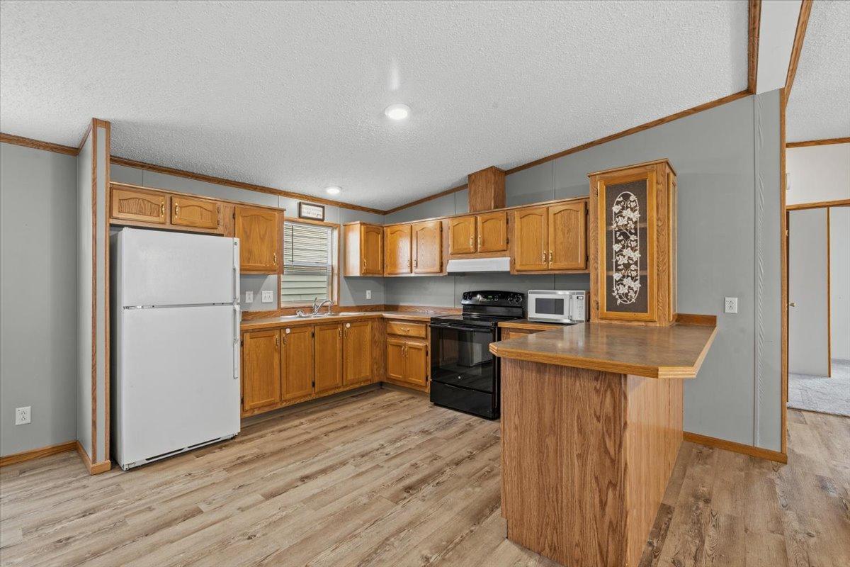 1999 single family home for sale at 427 6th Street N in Breckenridge, MN — 3 bed, 2 bath (photo 6 of 39)