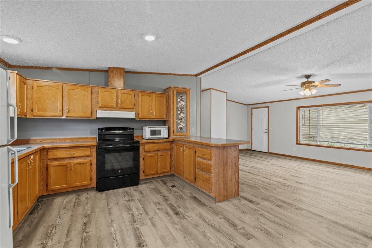 1999 single family home for sale at 427 6th Street N in Breckenridge, MN — 3 bed, 2 bath (photo 9 of 39)