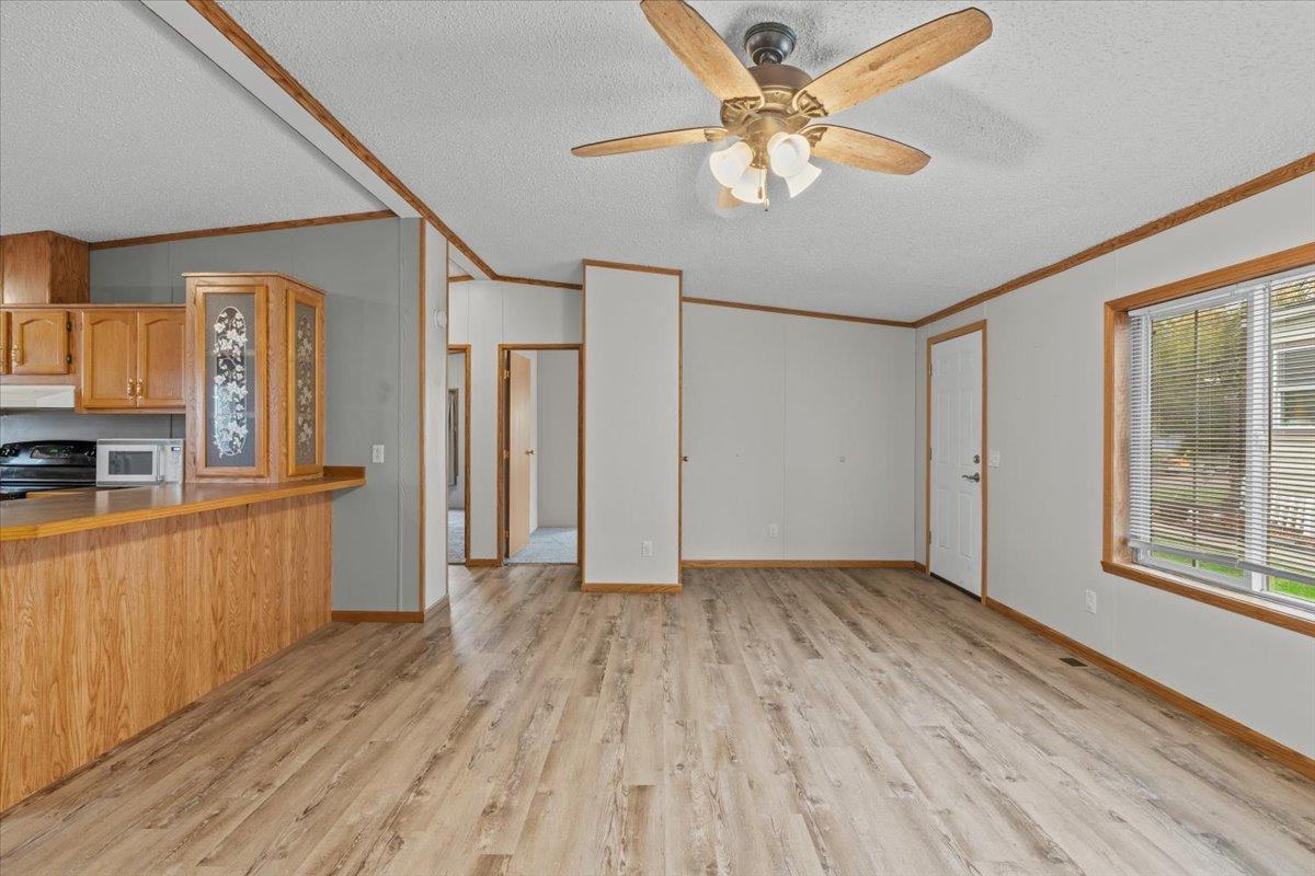 1999 single family home for sale at 427 6th Street N in Breckenridge, MN — 3 bed, 2 bath (photo 10 of 39)