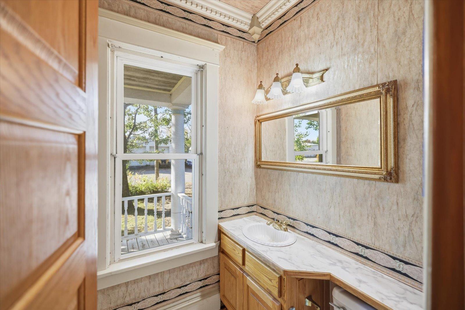 1910 single family home for sale at 302 2nd Street NW in Bertha, MN — 3 bed, 3 bath (photo 16 of 86)