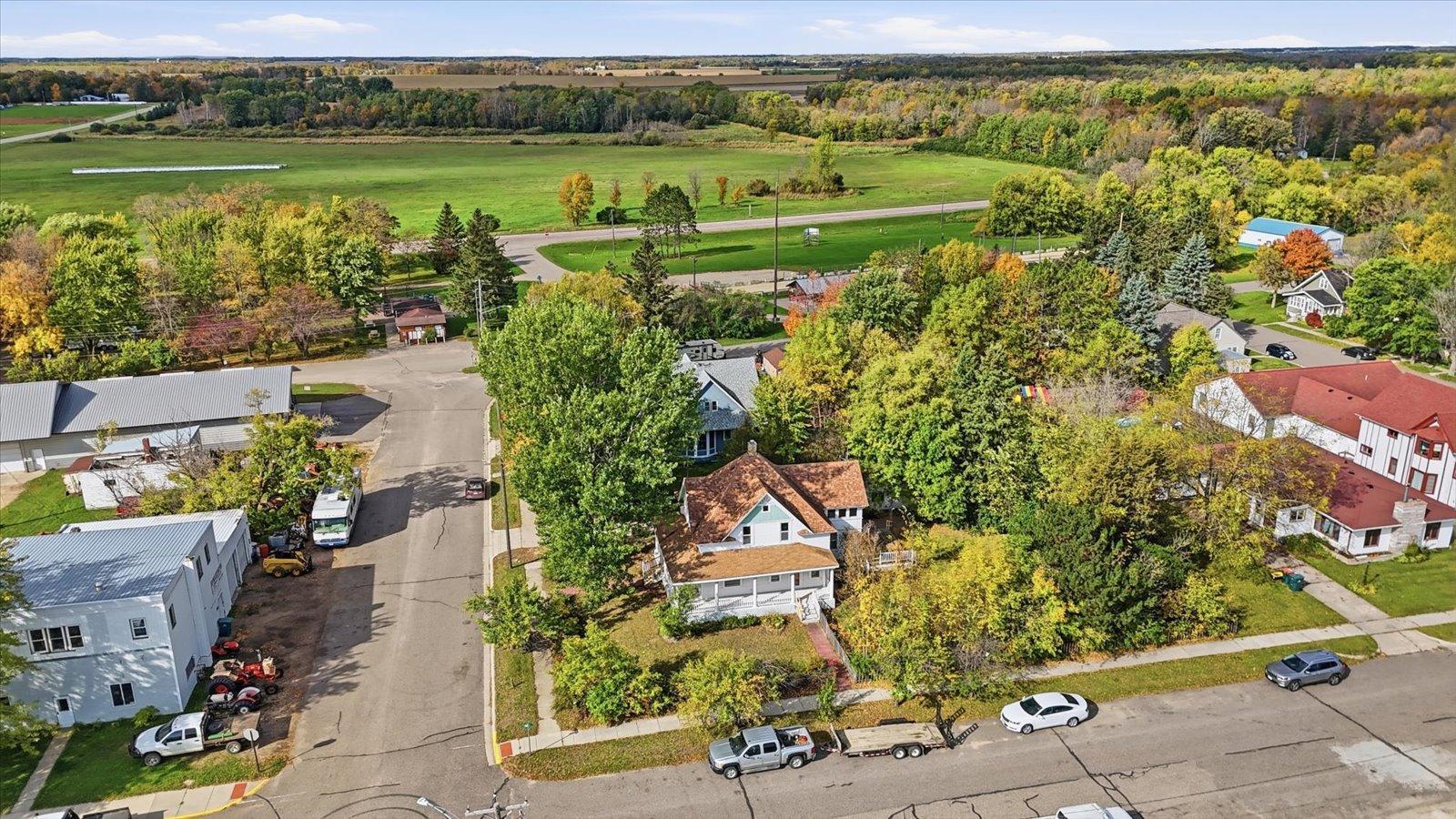 1910 single family home for sale at 302 2nd Street NW in Bertha, MN — 3 bed, 3 bath (photo 3 of 86)