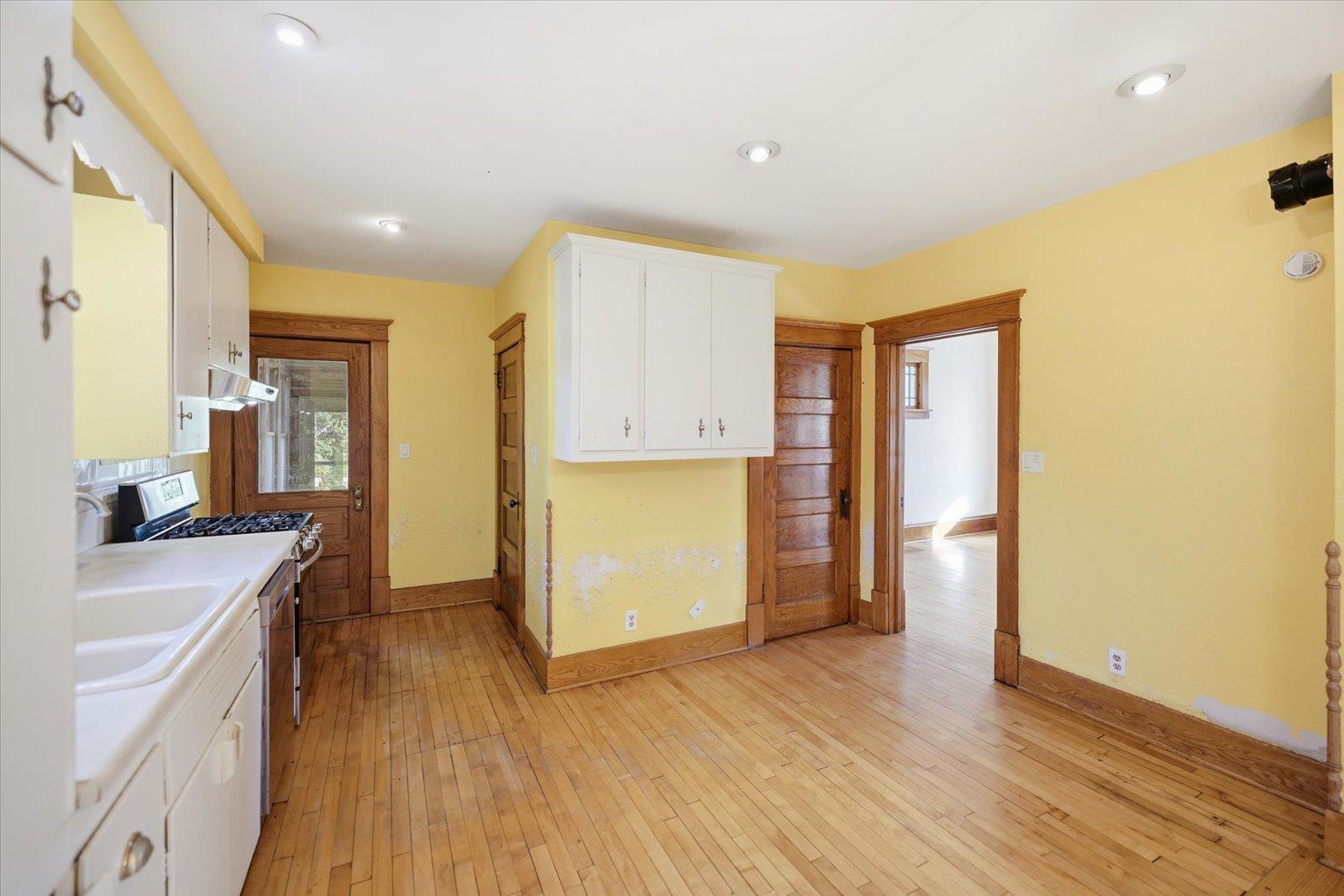 1910 single family home for sale at 302 2nd Street NW in Bertha, MN — 3 bed, 3 bath (photo 21 of 86)