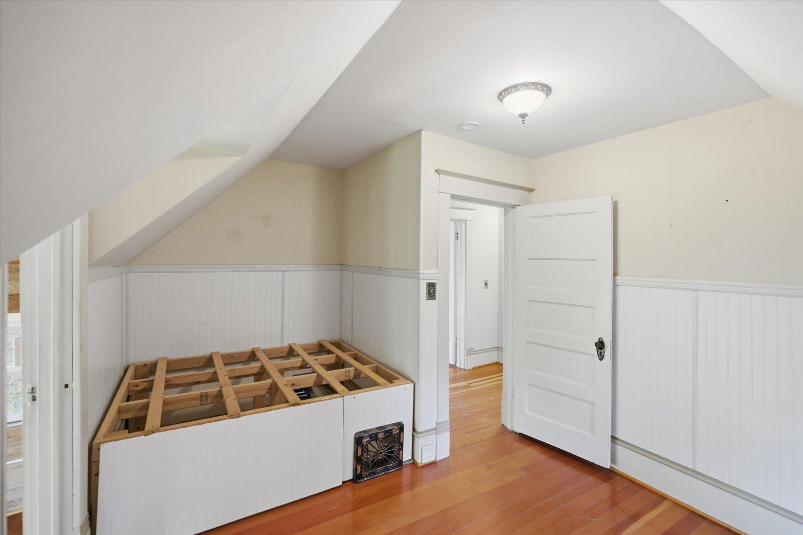 1910 single family home for sale at 302 2nd Street NW in Bertha, MN — 3 bed, 3 bath (photo 32 of 86)