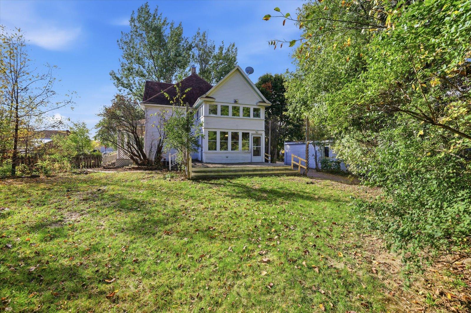 1910 single family home for sale at 302 2nd Street NW in Bertha, MN — 3 bed, 3 bath (photo 6 of 86)