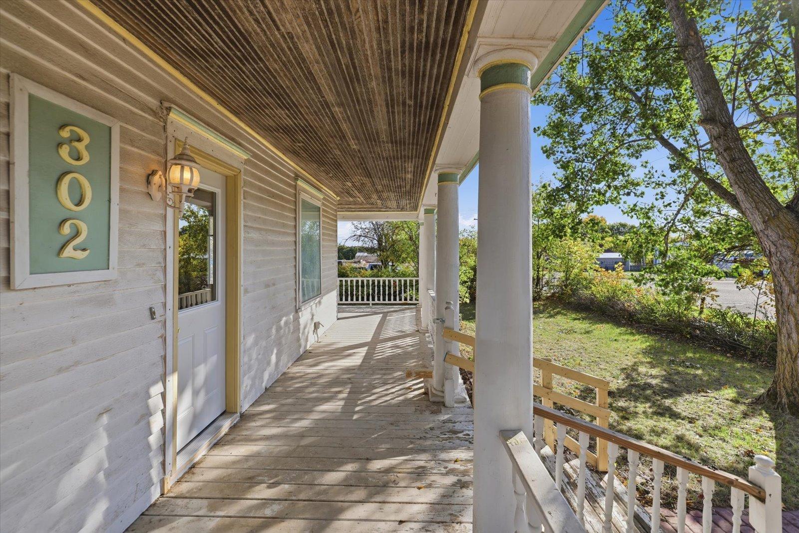 1910 single family home for sale at 302 2nd Street NW in Bertha, MN — 3 bed, 3 bath (photo 7 of 86)
