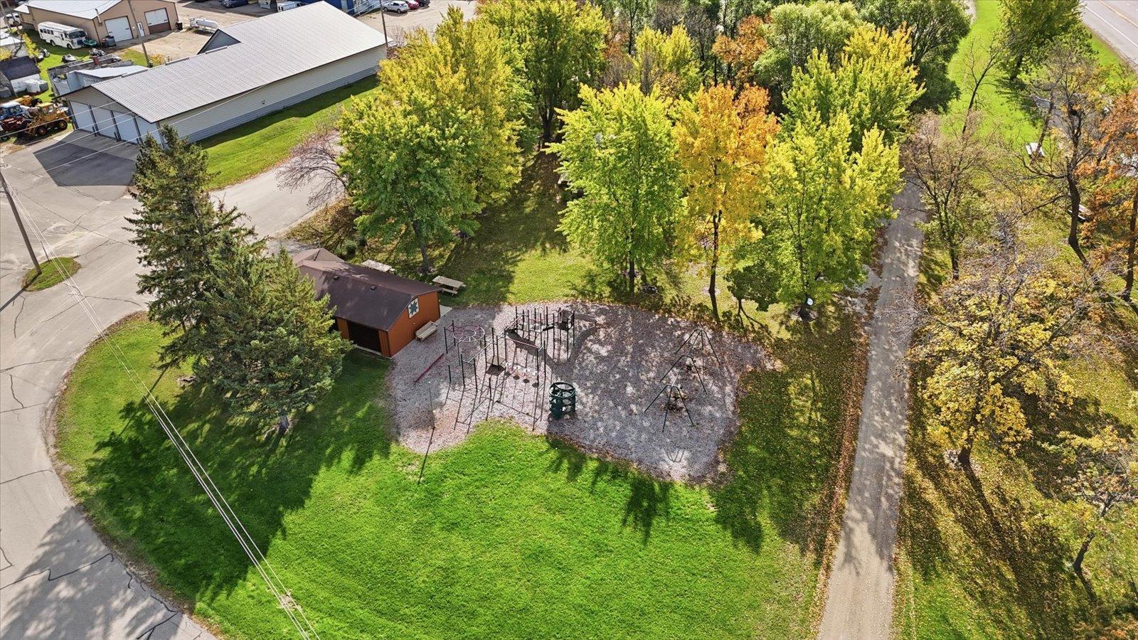 1910 single family home for sale at 302 2nd Street NW in Bertha, MN — 3 bed, 3 bath (photo 76 of 86)