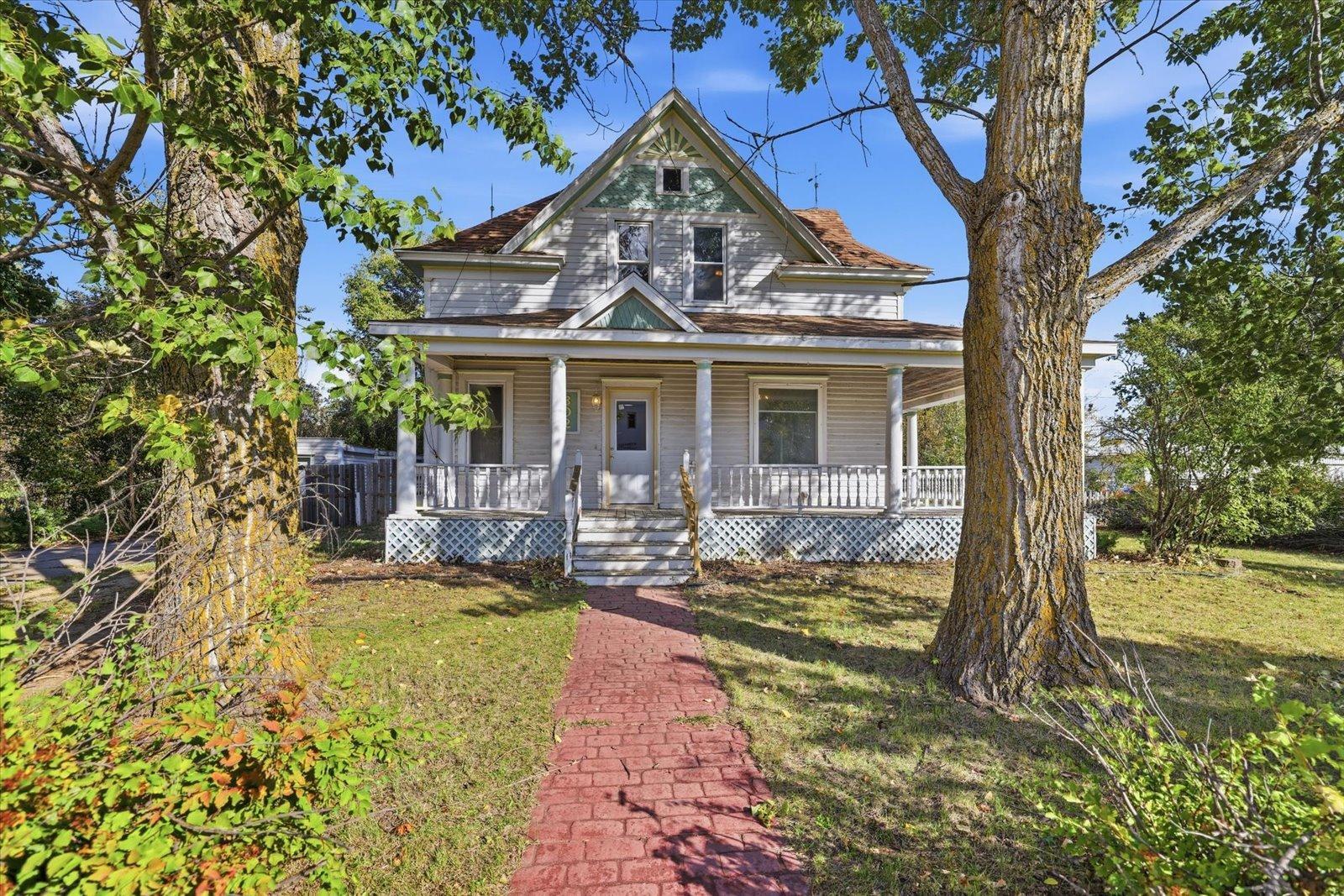 1910 single family home for sale at 302 2nd Street NW in Bertha, MN — 3 bed, 3 bath (photo 79 of 86)