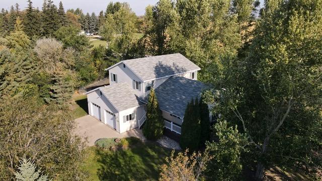 2001 single family home for sale at 322 Oriole Avenue N in Thief River Falls, MN — 4 bed, 3 bath (photo 2 of 42)