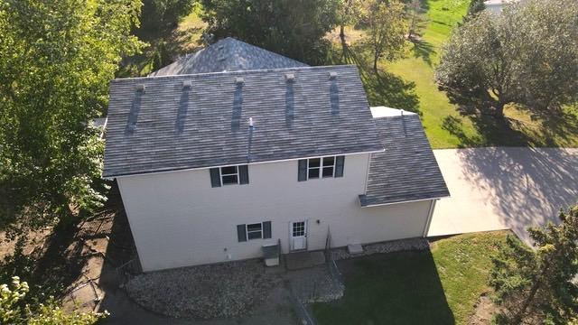 2001 single family home for sale at 322 Oriole Avenue N in Thief River Falls, MN — 4 bed, 3 bath (photo 3 of 42)