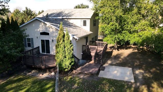 2001 single family home for sale at 322 Oriole Avenue N in Thief River Falls, MN — 4 bed, 3 bath (photo 38 of 42)