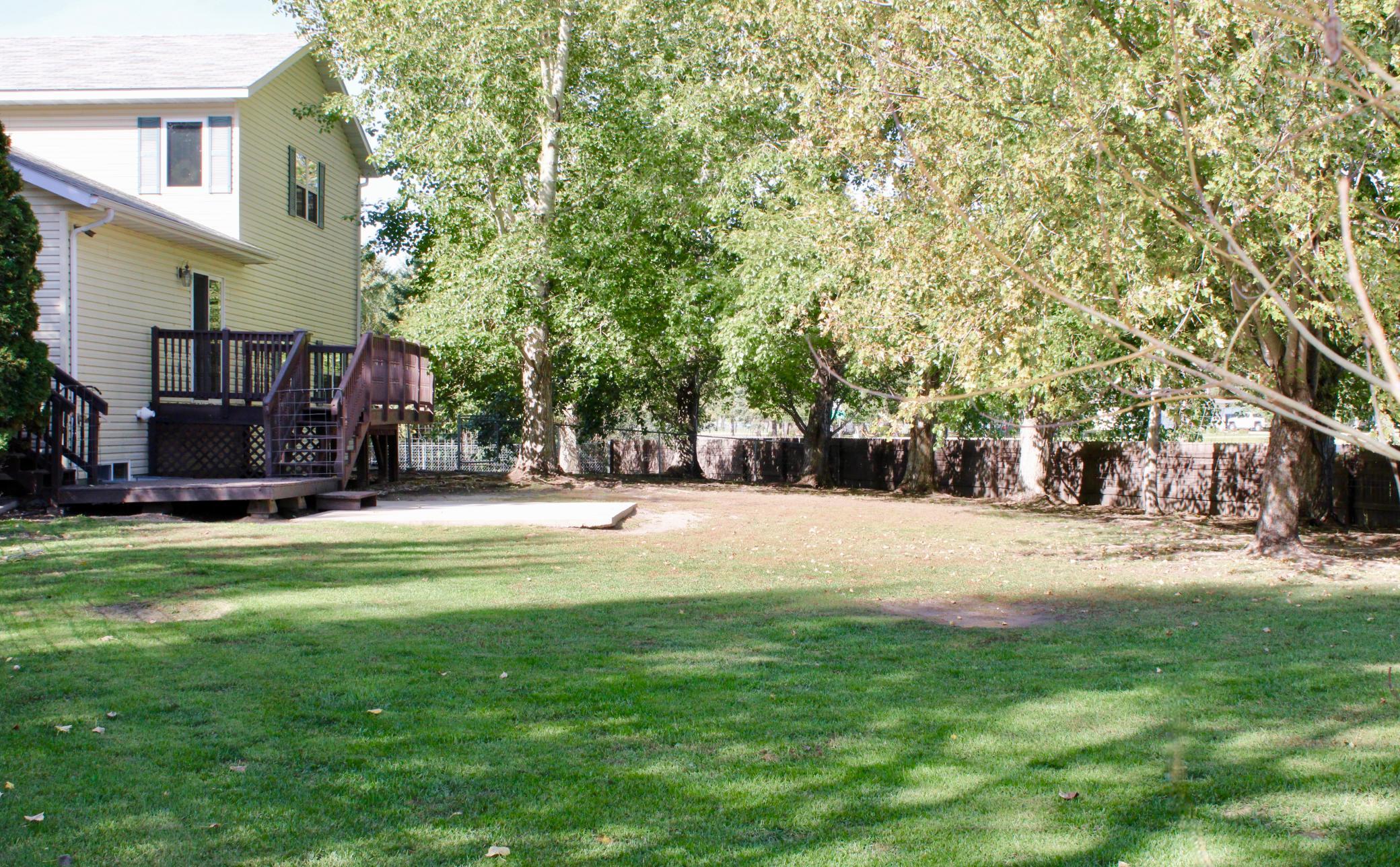2001 single family home for sale at 322 Oriole Avenue N in Thief River Falls, MN — 4 bed, 3 bath (photo 40 of 42)