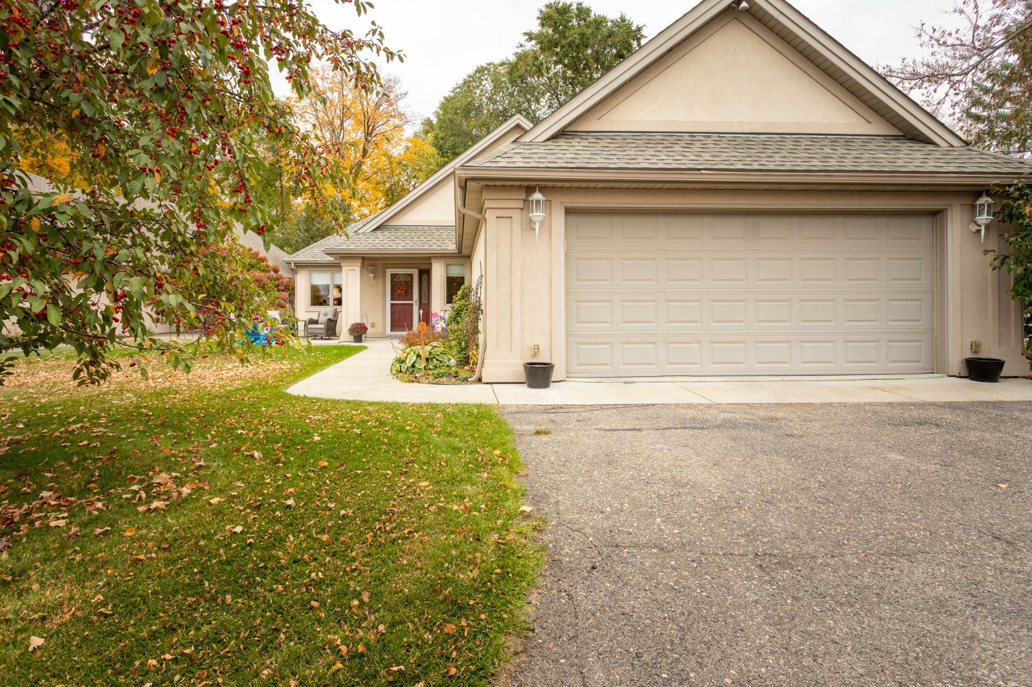 2005 home for sale at 781 E Lake Geneva Road NE in Alexandria, MN — 2 bed, 2 bath (photo 2 of 49)