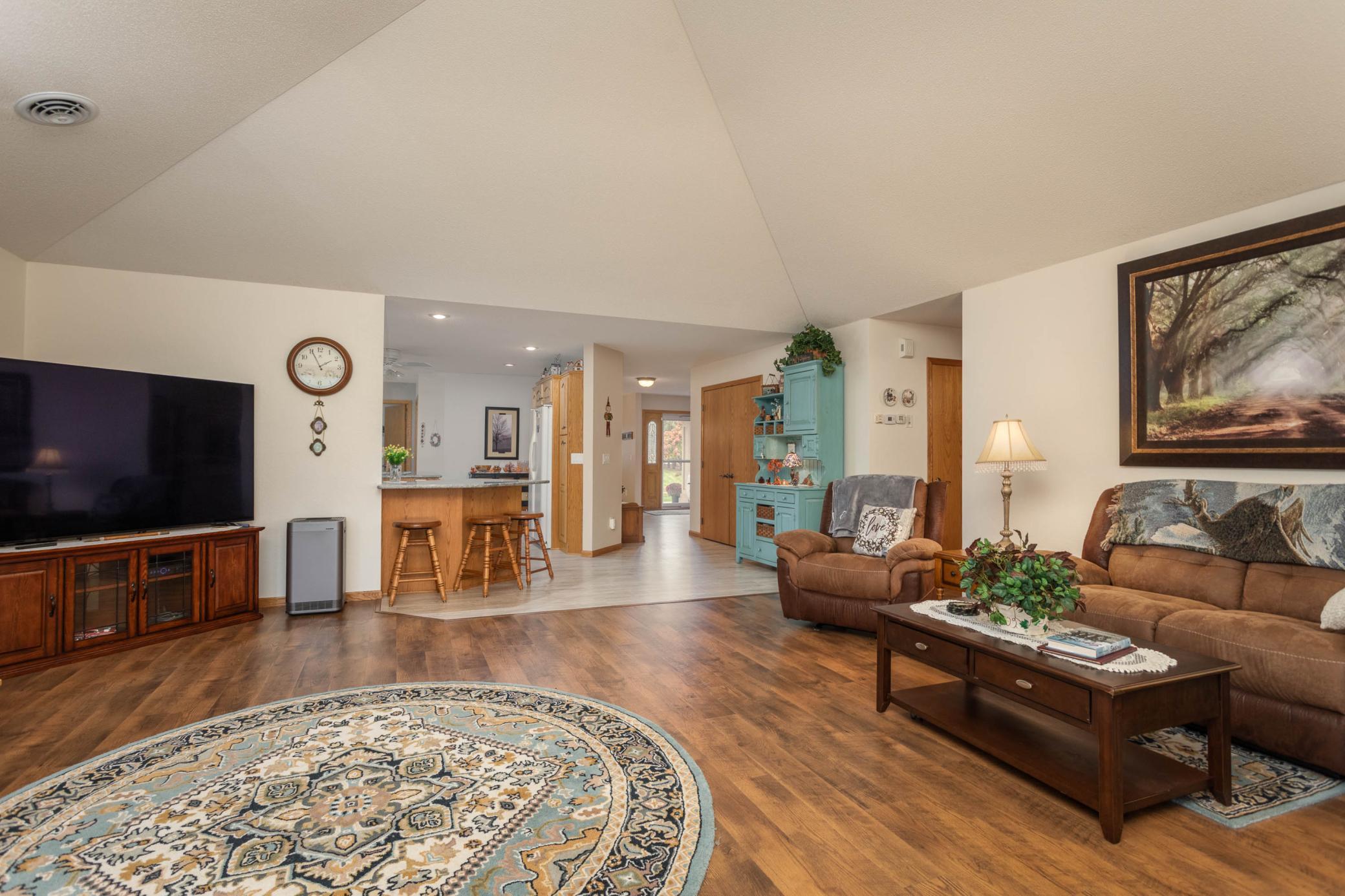 2005 home for sale at 781 E Lake Geneva Road NE in Alexandria, MN — 2 bed, 2 bath (photo 13 of 49)