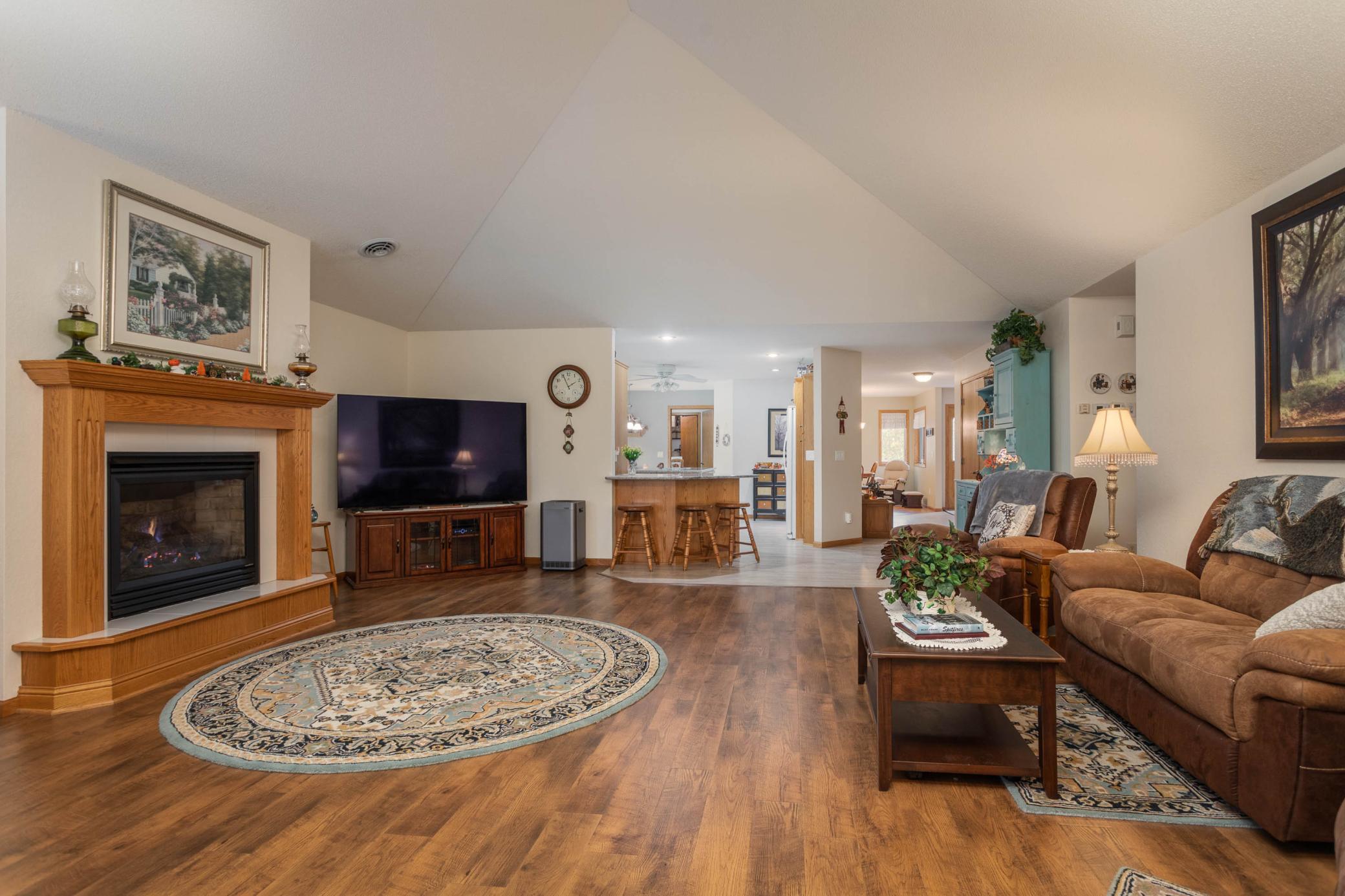 2005 home for sale at 781 E Lake Geneva Road NE in Alexandria, MN — 2 bed, 2 bath (photo 14 of 49)