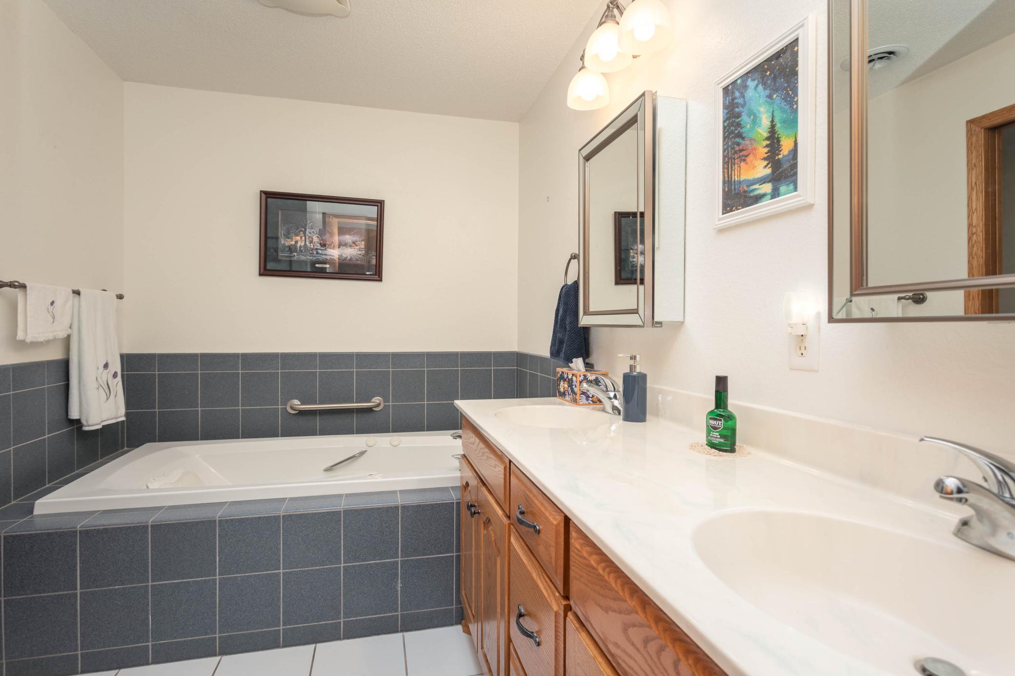 2005 home for sale at 781 E Lake Geneva Road NE in Alexandria, MN — 2 bed, 2 bath (photo 22 of 49)