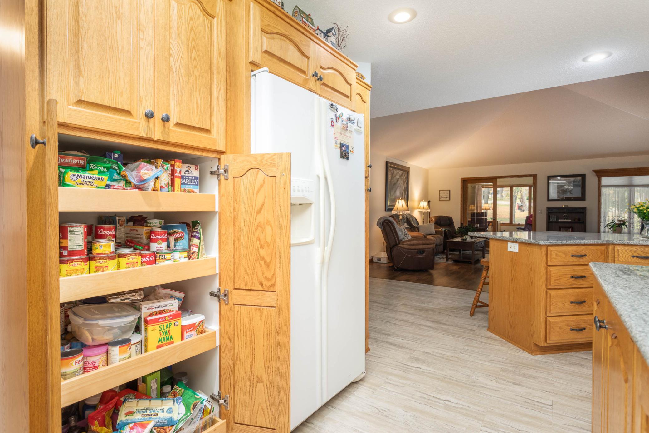2005 home for sale at 781 E Lake Geneva Road NE in Alexandria, MN — 2 bed, 2 bath (photo 8 of 49)