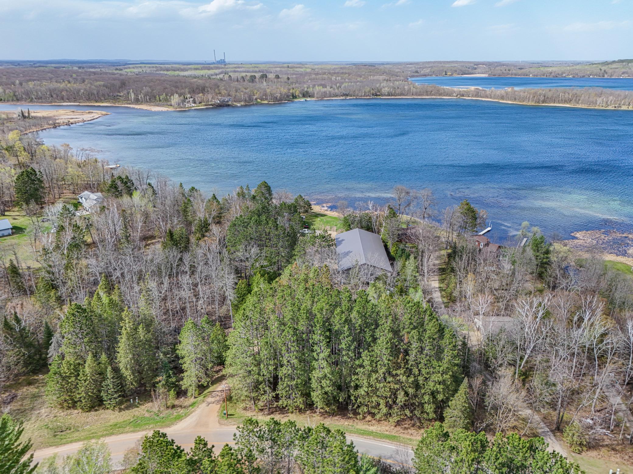 1971 single family home for sale at 21852 Moose Point Road in Cohasset, MN — 2 bed, 2 bath (photo 12 of 27)