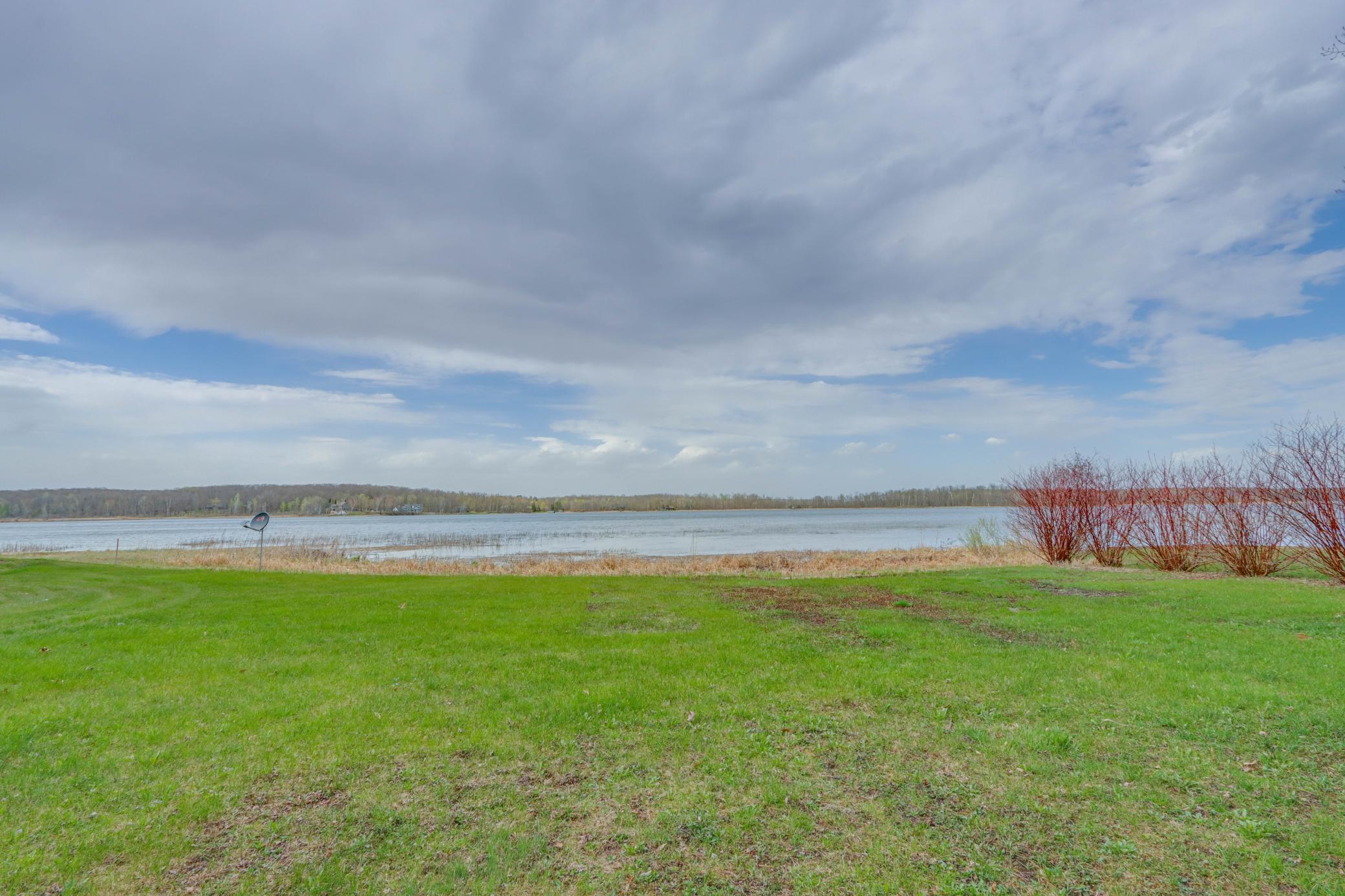 1971 single family home for sale at 21852 Moose Point Road in Cohasset, MN — 2 bed, 2 bath (photo 10 of 27)