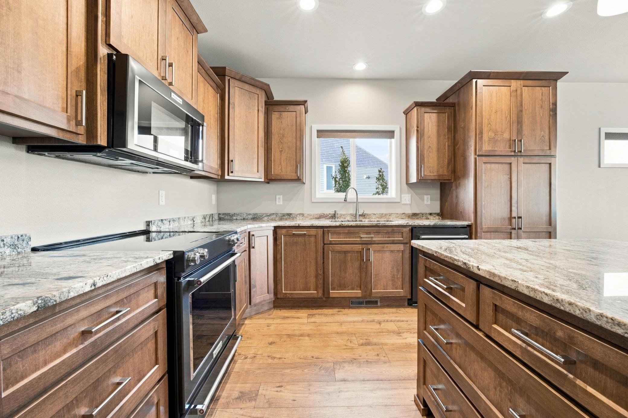 2023 single family home for sale at 7386 28th Street S in Fargo, ND — 4 bed, 3 bath (photo 14 of 53)