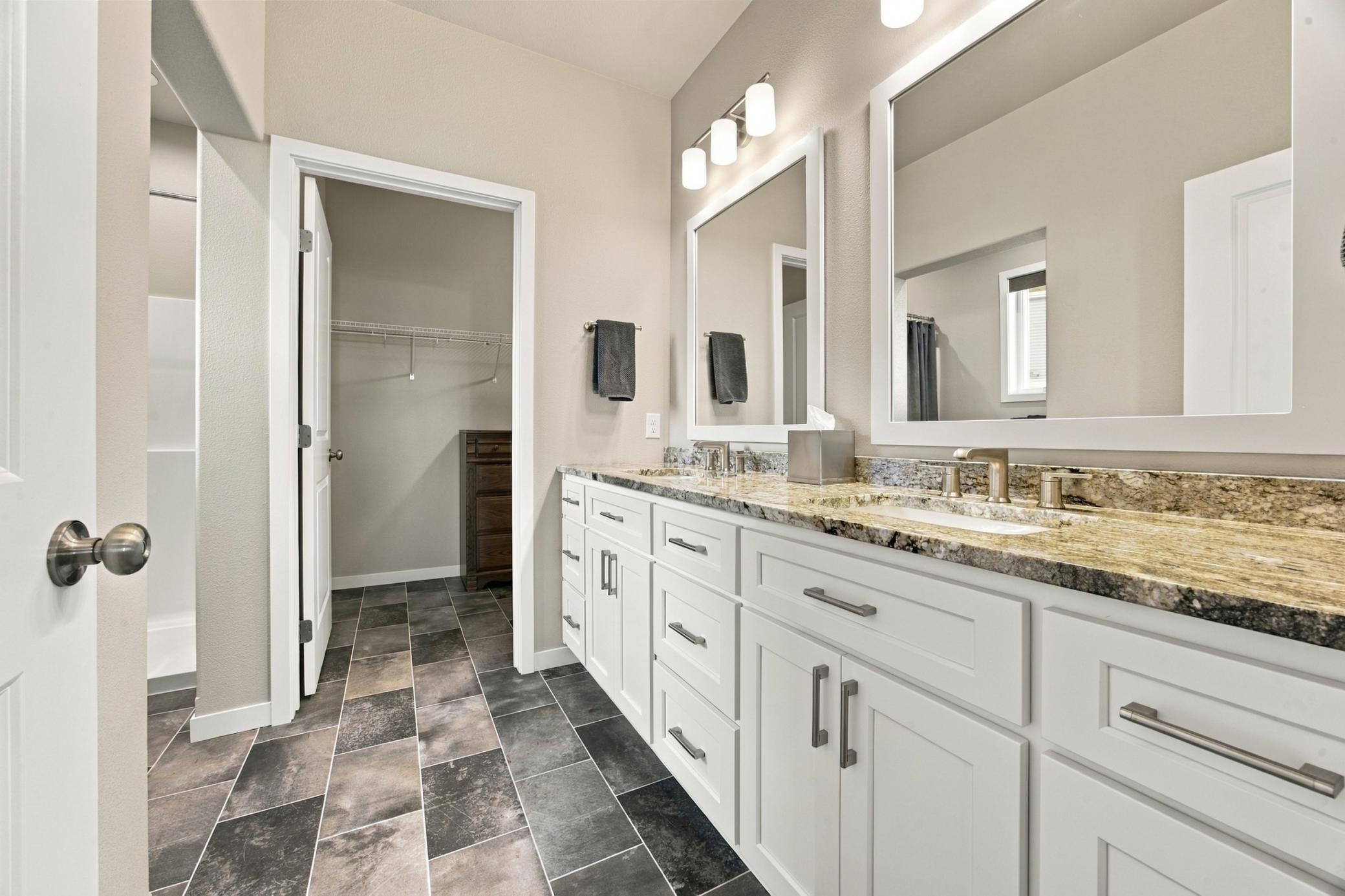 2023 single family home for sale at 7386 28th Street S in Fargo, ND — 4 bed, 3 bath (photo 23 of 53)