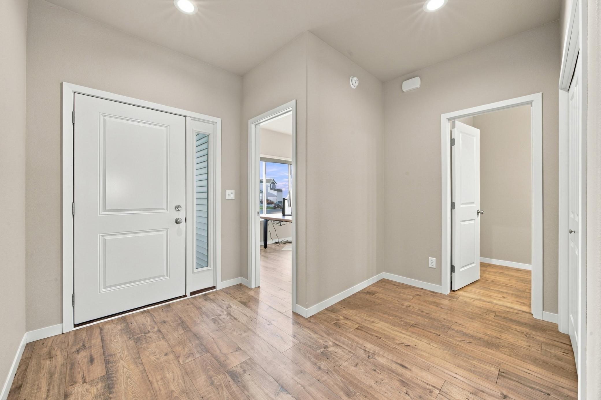 2023 single family home for sale at 7386 28th Street S in Fargo, ND — 4 bed, 3 bath (photo 4 of 53)