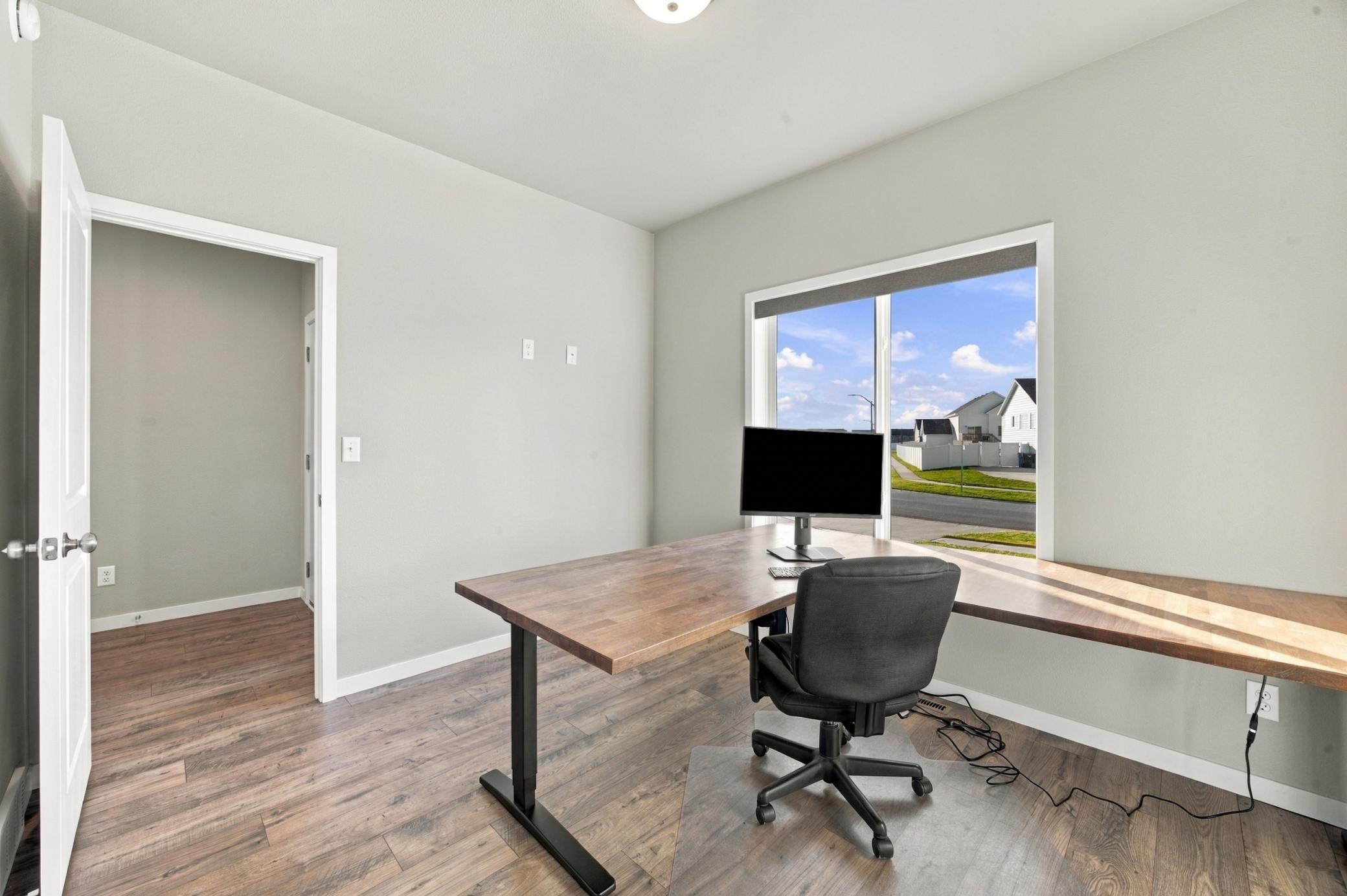 2023 single family home for sale at 7386 28th Street S in Fargo, ND — 4 bed, 3 bath (photo 7 of 53)