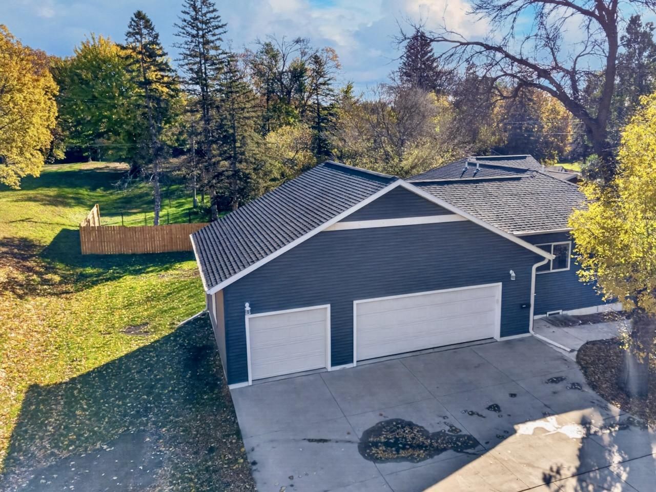 2019 single family home for sale at 1105 E Mount Faith Avenue in Fergus Falls, MN — 4 bed, 2 bath (photo 2 of 39)