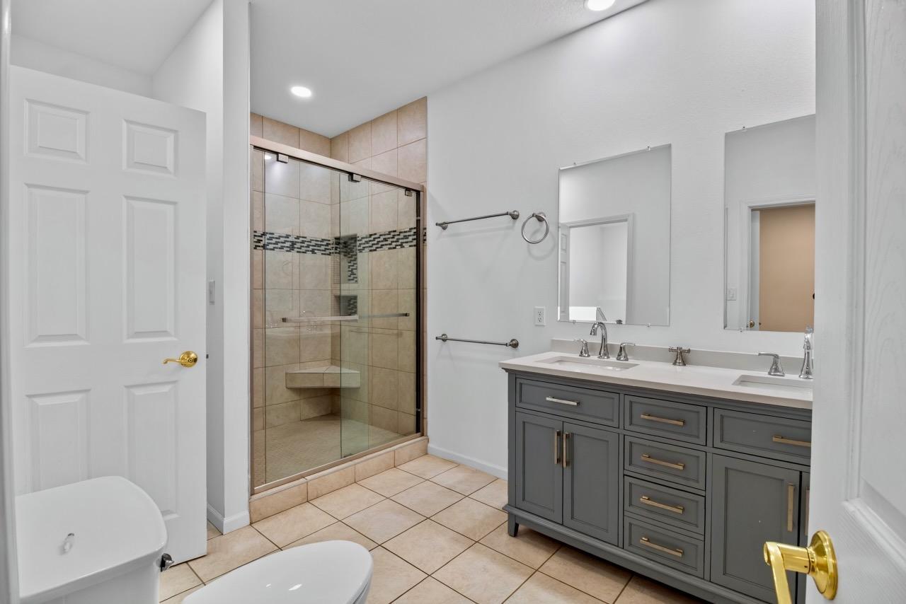 2019 single family home for sale at 1105 E Mount Faith Avenue in Fergus Falls, MN — 4 bed, 2 bath (photo 19 of 39)