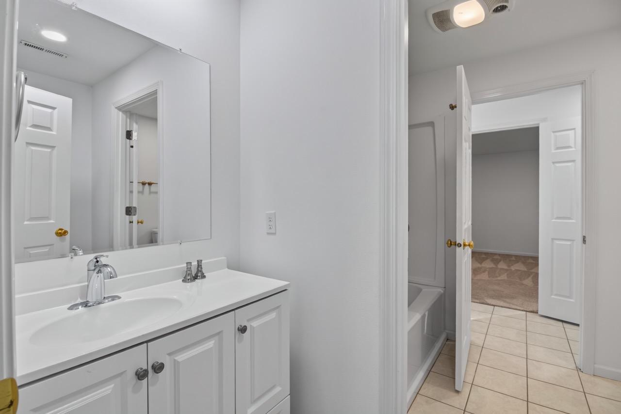 2019 single family home for sale at 1105 E Mount Faith Avenue in Fergus Falls, MN — 4 bed, 2 bath (photo 24 of 39)