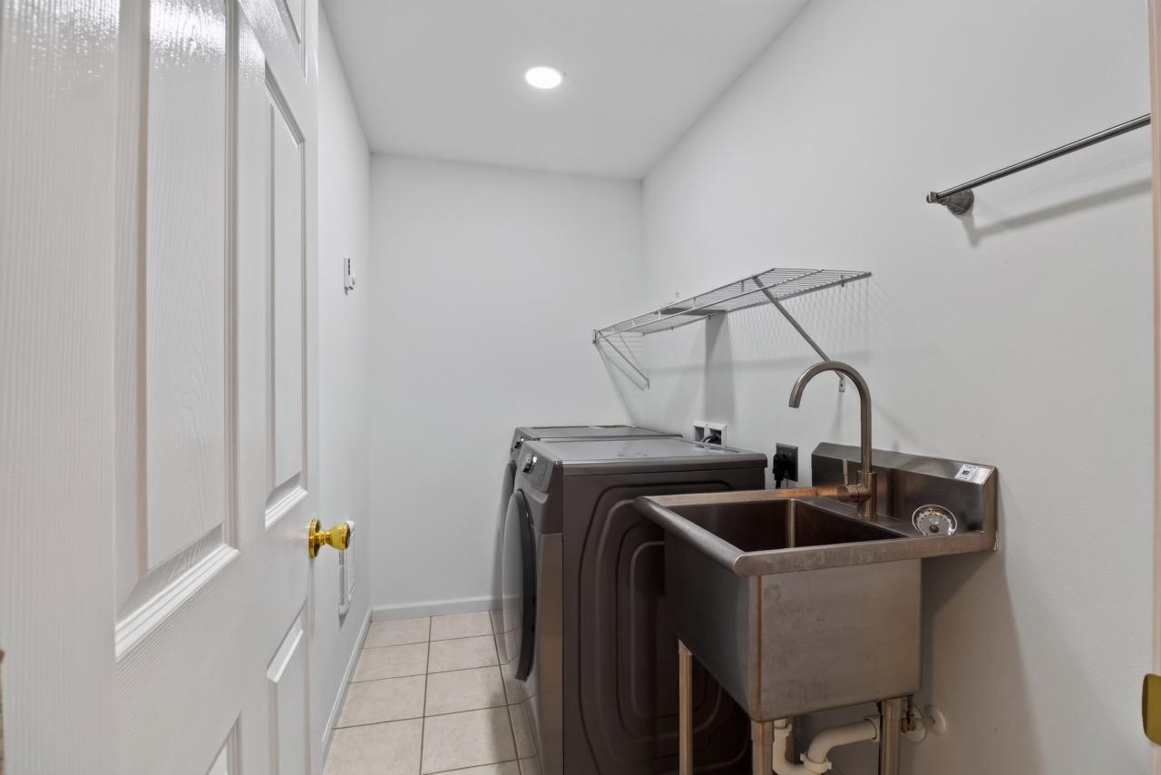 2019 single family home for sale at 1105 E Mount Faith Avenue in Fergus Falls, MN — 4 bed, 2 bath (photo 27 of 39)
