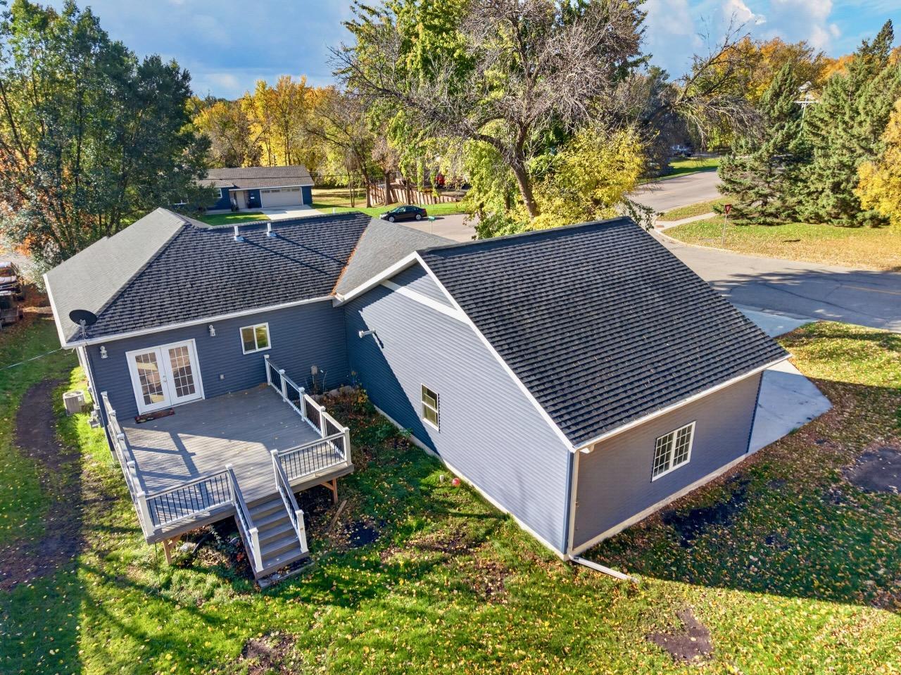 2019 single family home for sale at 1105 E Mount Faith Avenue in Fergus Falls, MN — 4 bed, 2 bath (photo 5 of 39)