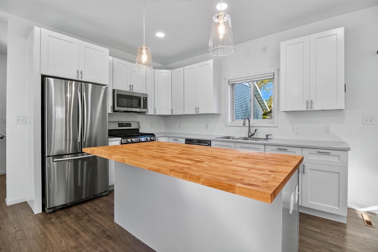 2019 single family home for sale at 1105 E Mount Faith Avenue in Fergus Falls, MN — 4 bed, 2 bath (photo 8 of 39)