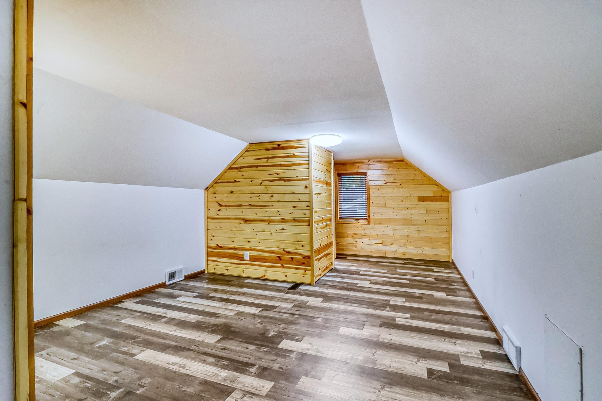 1950 single family home for sale at 1507 Lynn Avenue in Detroit Lakes, MN — 3 bed, 3 bath (photo 15 of 27)
