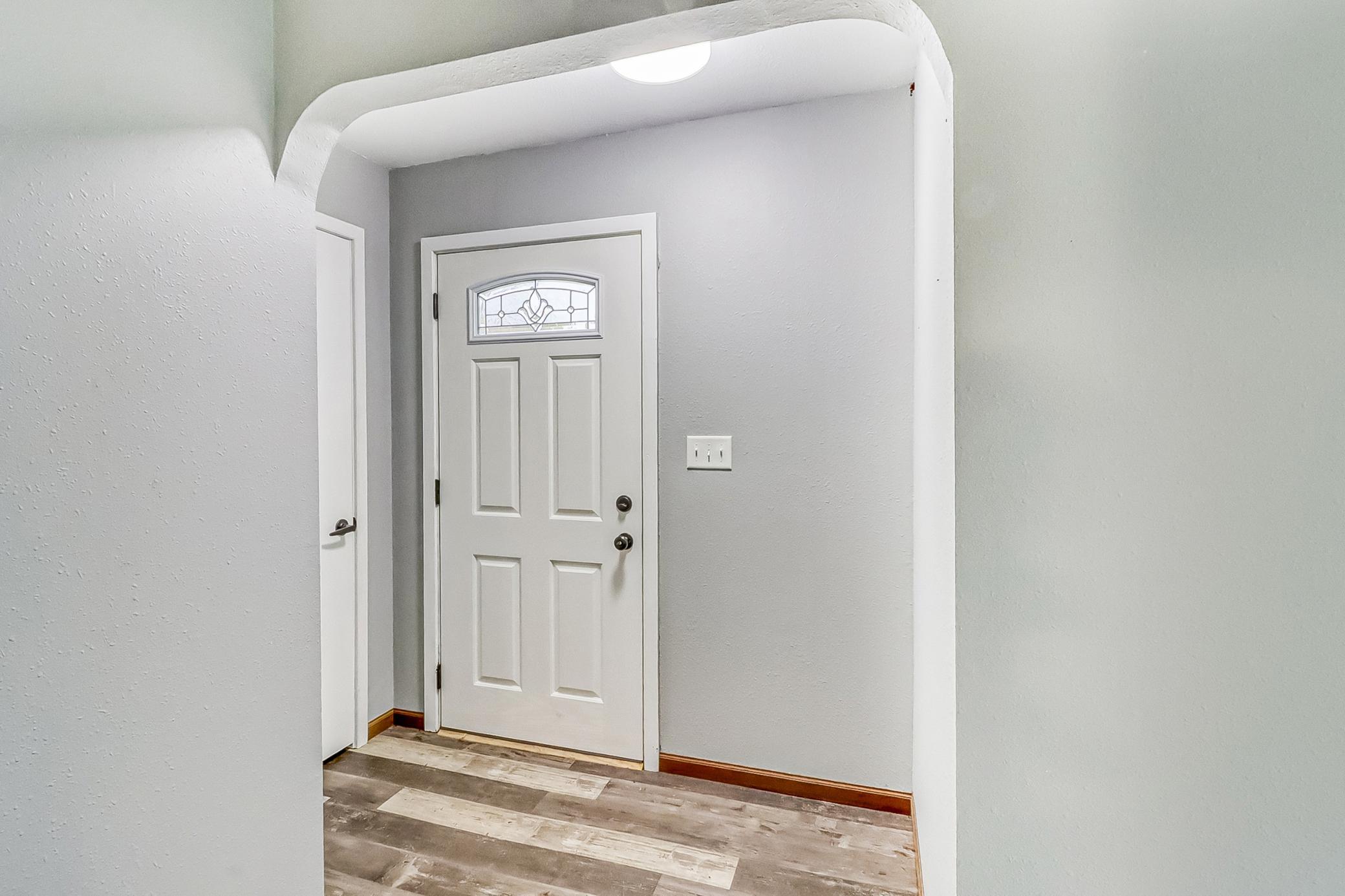 1950 single family home for sale at 1507 Lynn Avenue in Detroit Lakes, MN — 3 bed, 3 bath (photo 5 of 27)