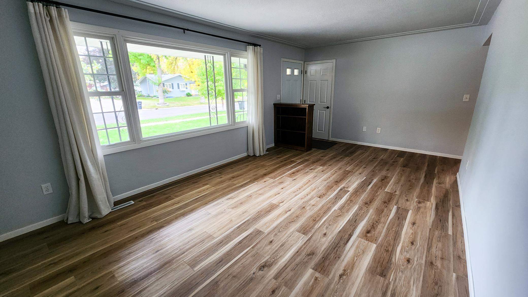 1971 single family home for sale at 1537 22nd Avenue S in Fargo, ND — 3 bed, 3 bath (photo 12 of 40)