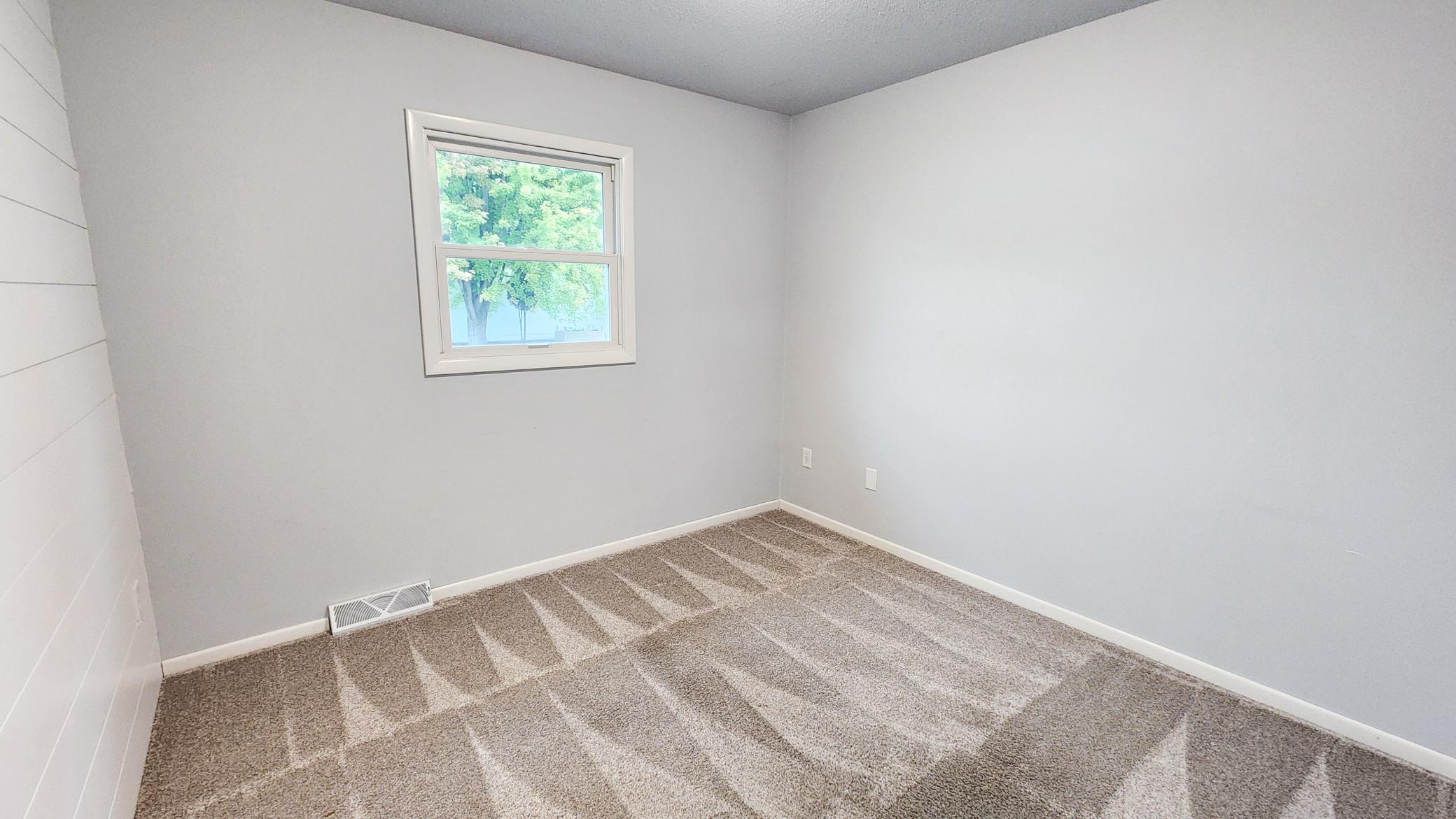 1971 single family home for sale at 1537 22nd Avenue S in Fargo, ND — 3 bed, 3 bath (photo 19 of 40)