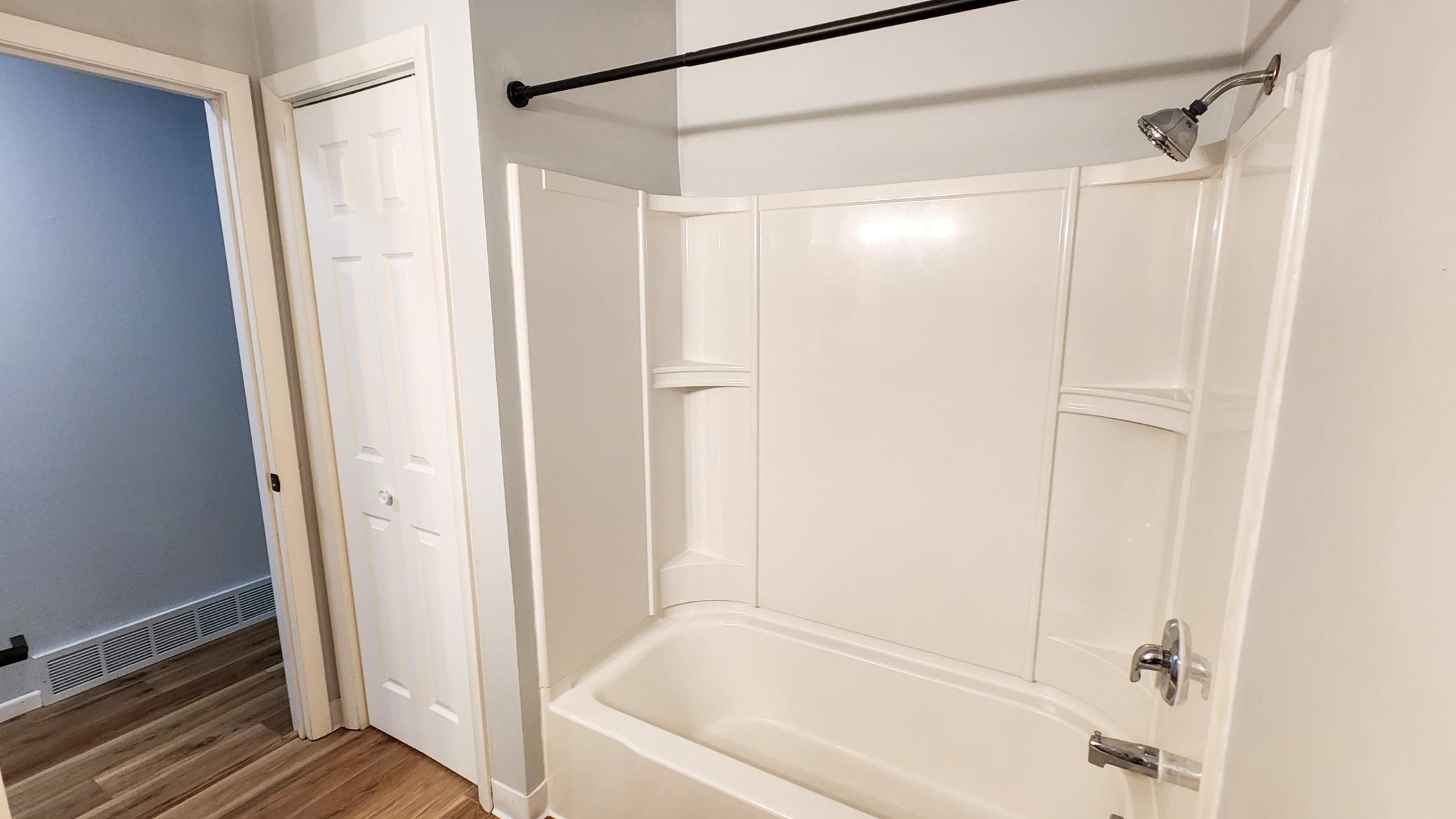 1971 single family home for sale at 1537 22nd Avenue S in Fargo, ND — 3 bed, 3 bath (photo 23 of 40)