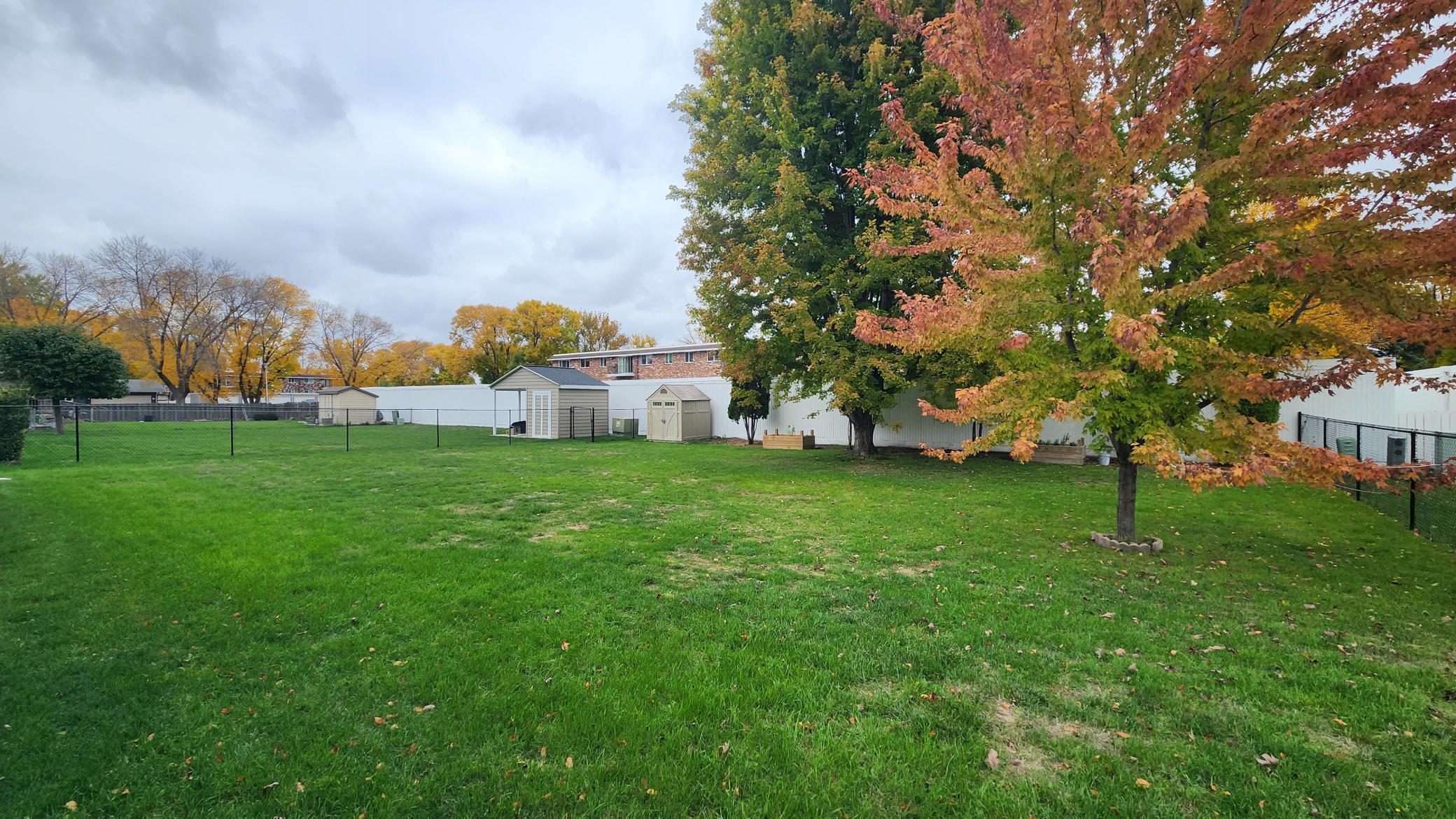 1971 single family home for sale at 1537 22nd Avenue S in Fargo, ND — 3 bed, 3 bath (photo 39 of 40)