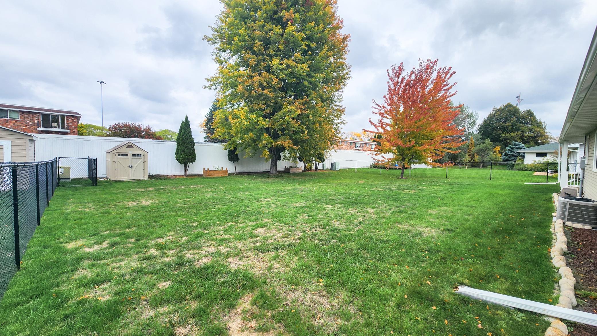 1971 single family home for sale at 1537 22nd Avenue S in Fargo, ND — 3 bed, 3 bath (photo 40 of 40)